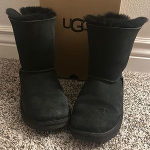 UGG Kids Bailey Bow II size 4